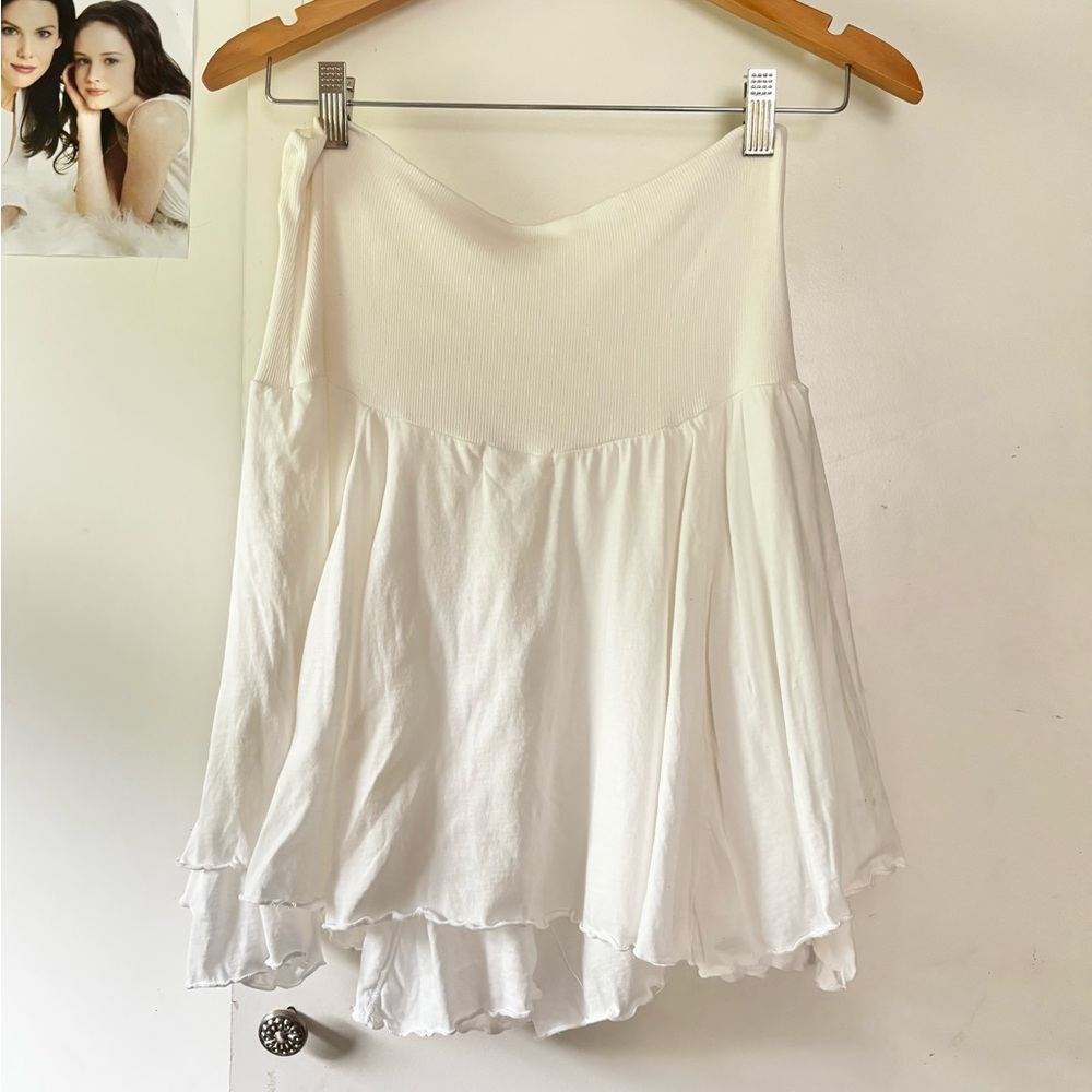NWT Elegant white flowy skirt